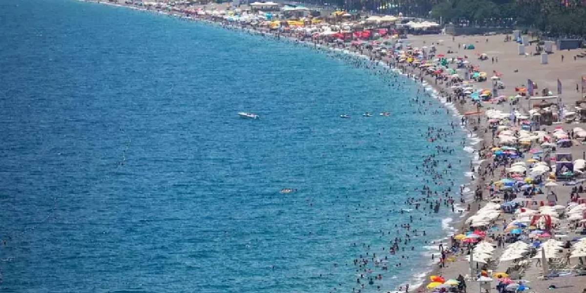 antalyada-rus-turist-yogunlugu-yasaniyor-1.jpg