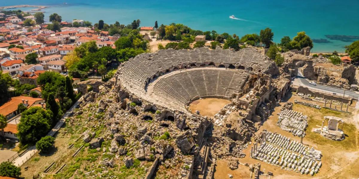 antalyada-rus-turist-yogunlugu-yasaniyor-2.jpg