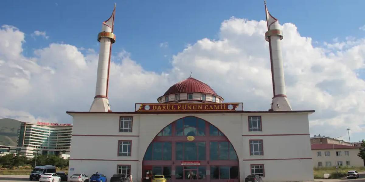erzurum-kalem-minareli-camii-1.jpg