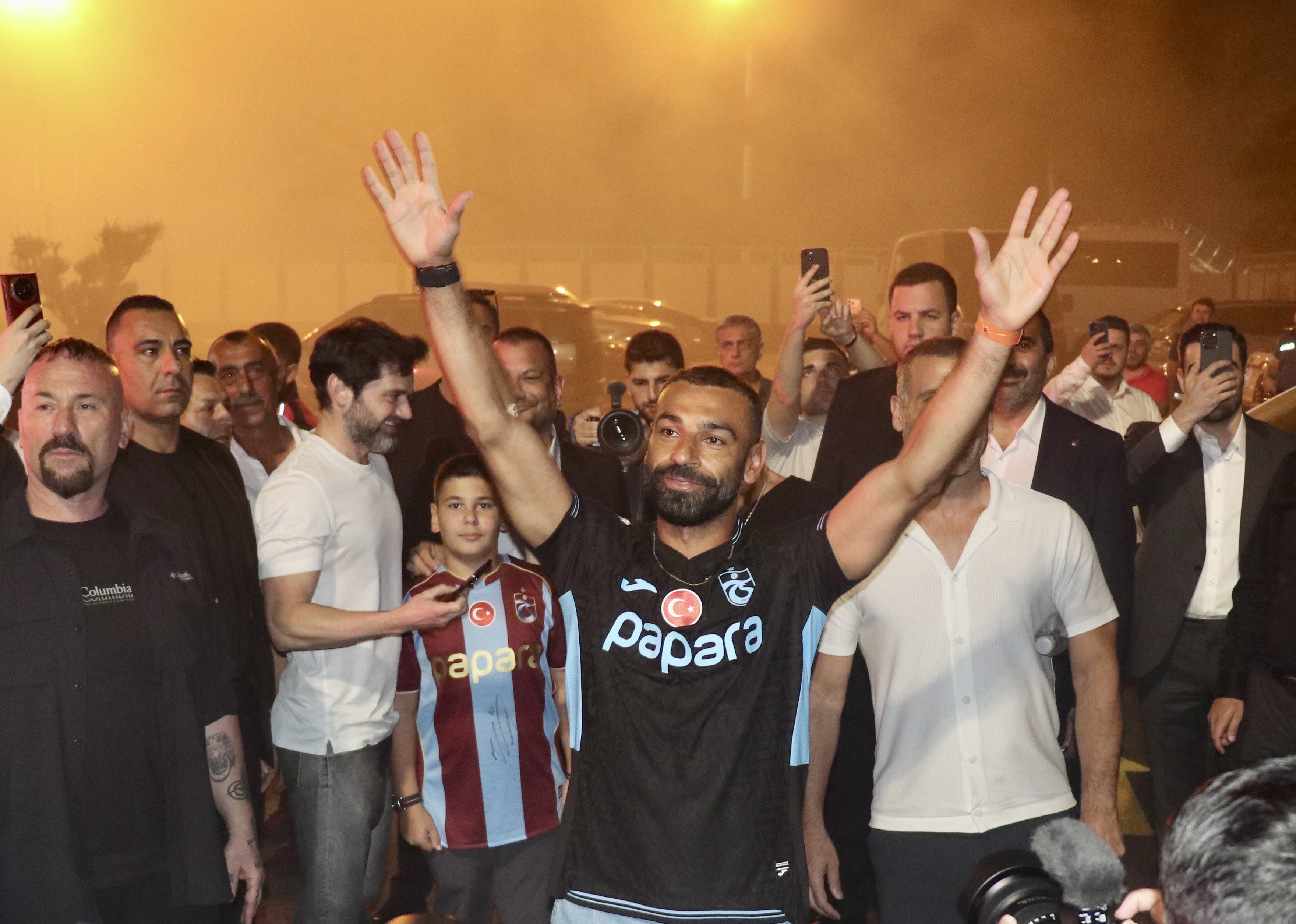 aa-20260805-42149244-42149243-misirli-yildiz-futbolcu-muhammed-salah-trabzona-geldi.jpg