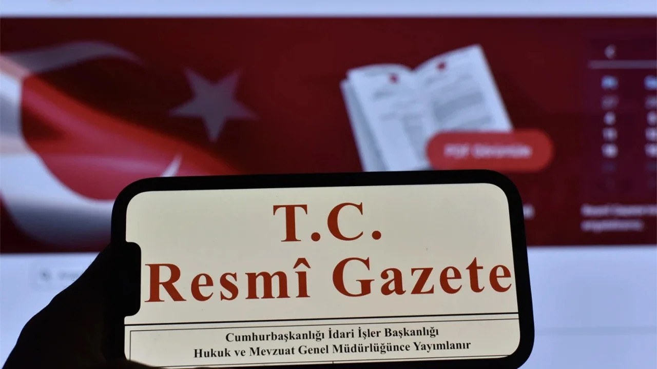 resmi-gazete-de-yayimlandi-cumhurbaskanligi-na-kadro-dondurma-yetkisi.webp