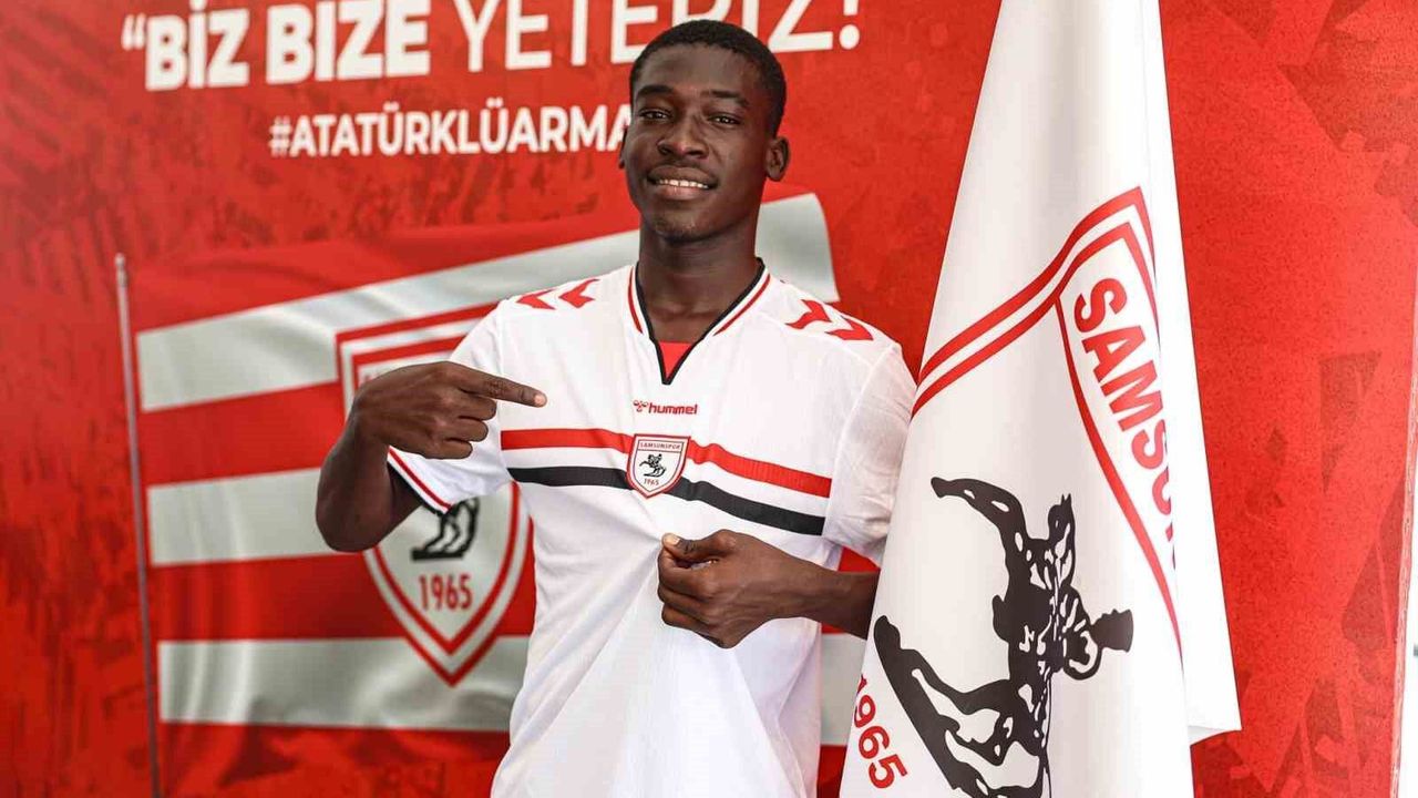 samsunspor-18lik-cadli-futbolcu-daniel-ile-5-yillik-sozlesme-imzaladi.jpg