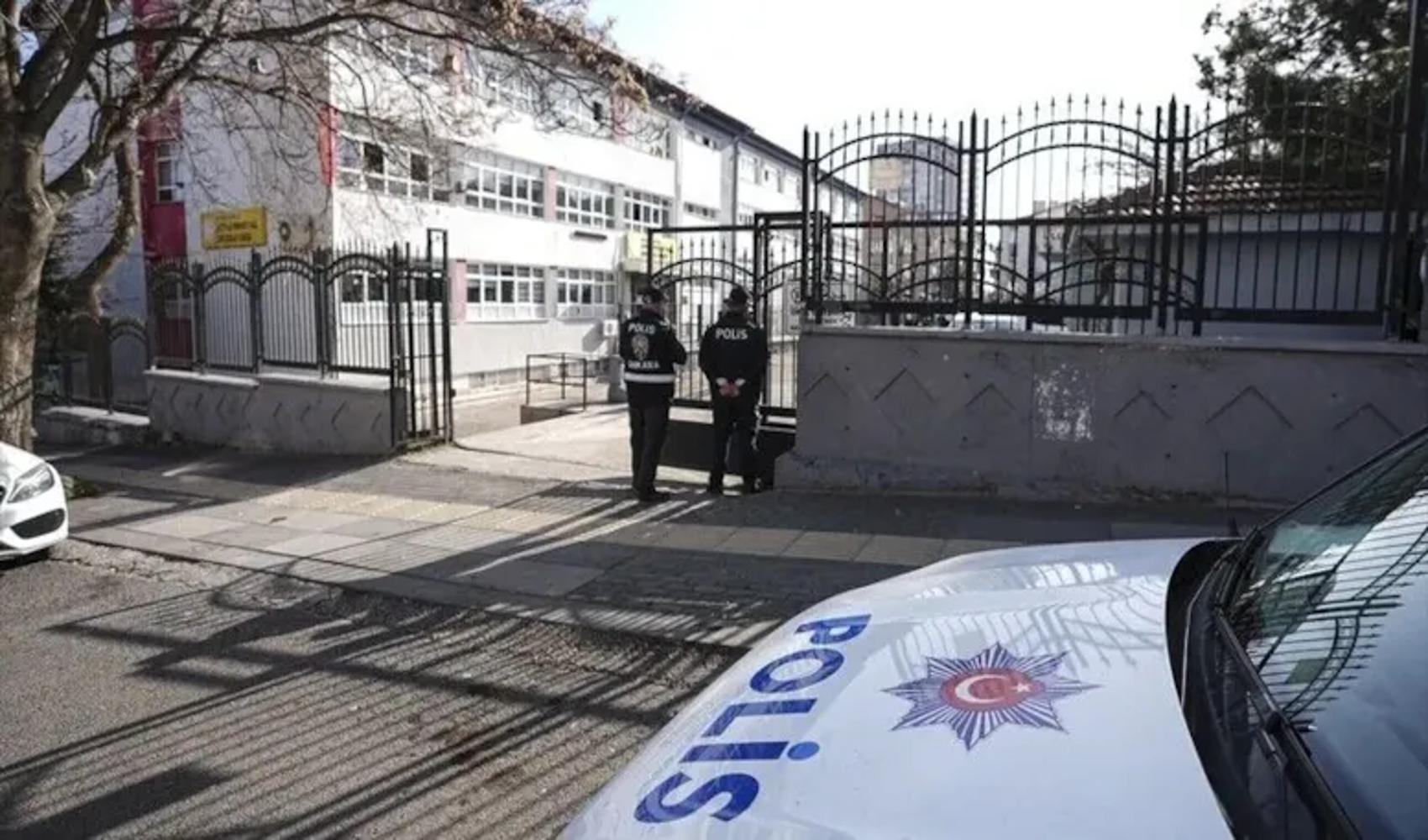 kapak-okullara-30-bin-guvenlik-gorevlisi-alimi-gundemde-iskur-typ-basvurulari-bekleniyor-333309.jpg