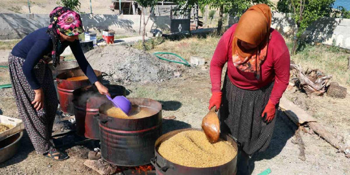 erzincanda-bugday-kaynatiliyor-1.jpg