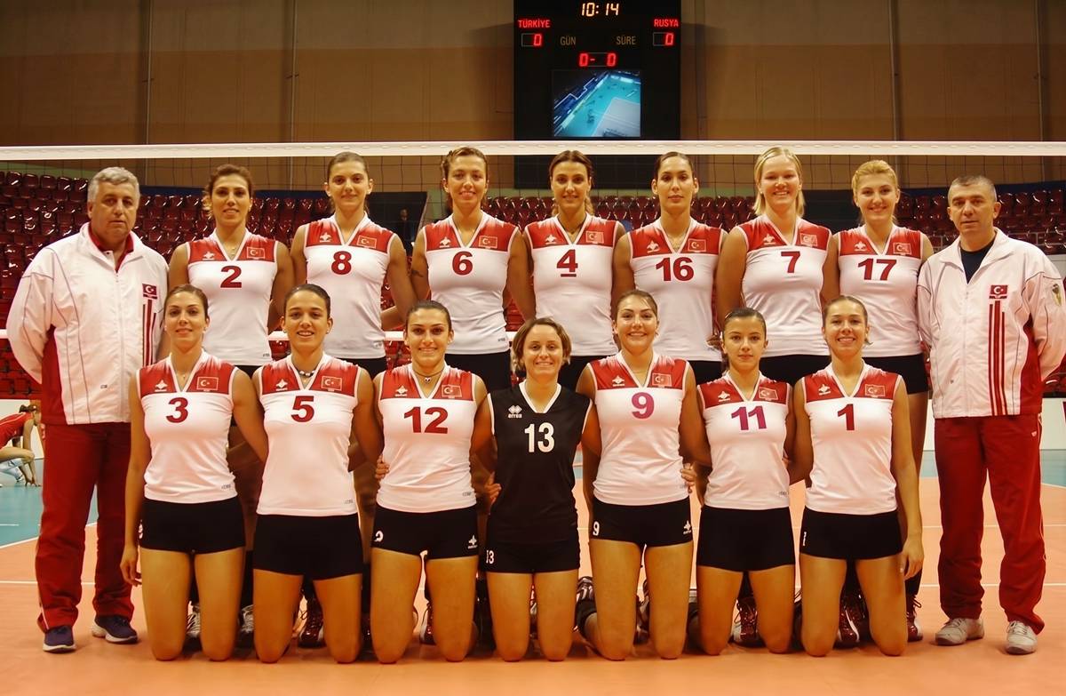 a-milli-kadin-voleybol-takimi-2003-kadrosu-3.jpg