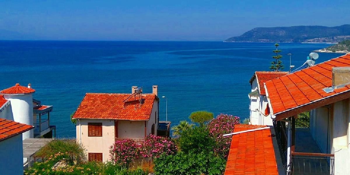 izmir-yoncakoy-plaji-2.jpg