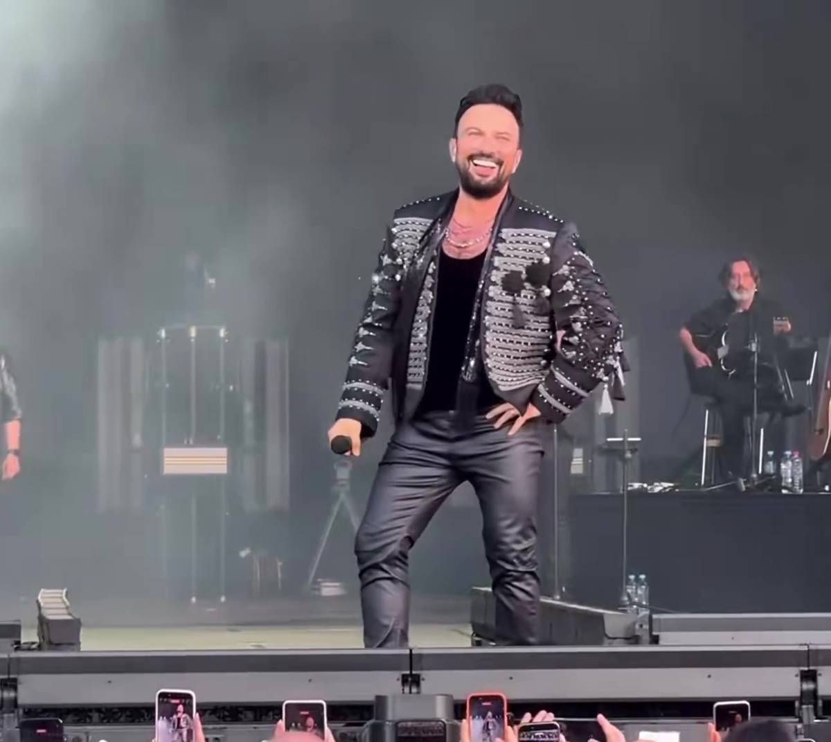 tarkan-konseri-ne-zaman-7.jpg