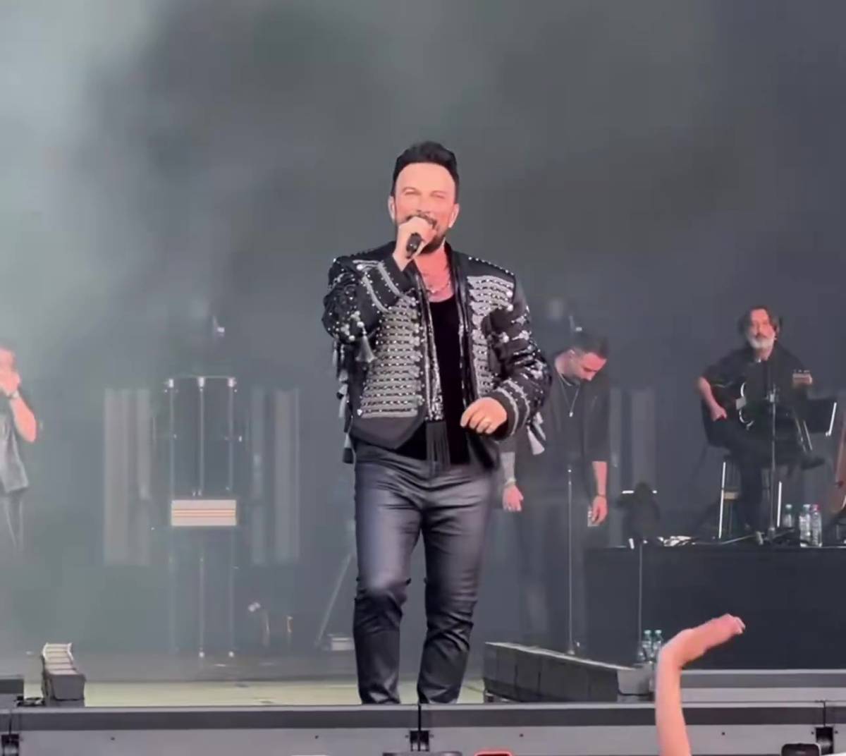 tarkan-konseri-ne-zaman-8.jpg
