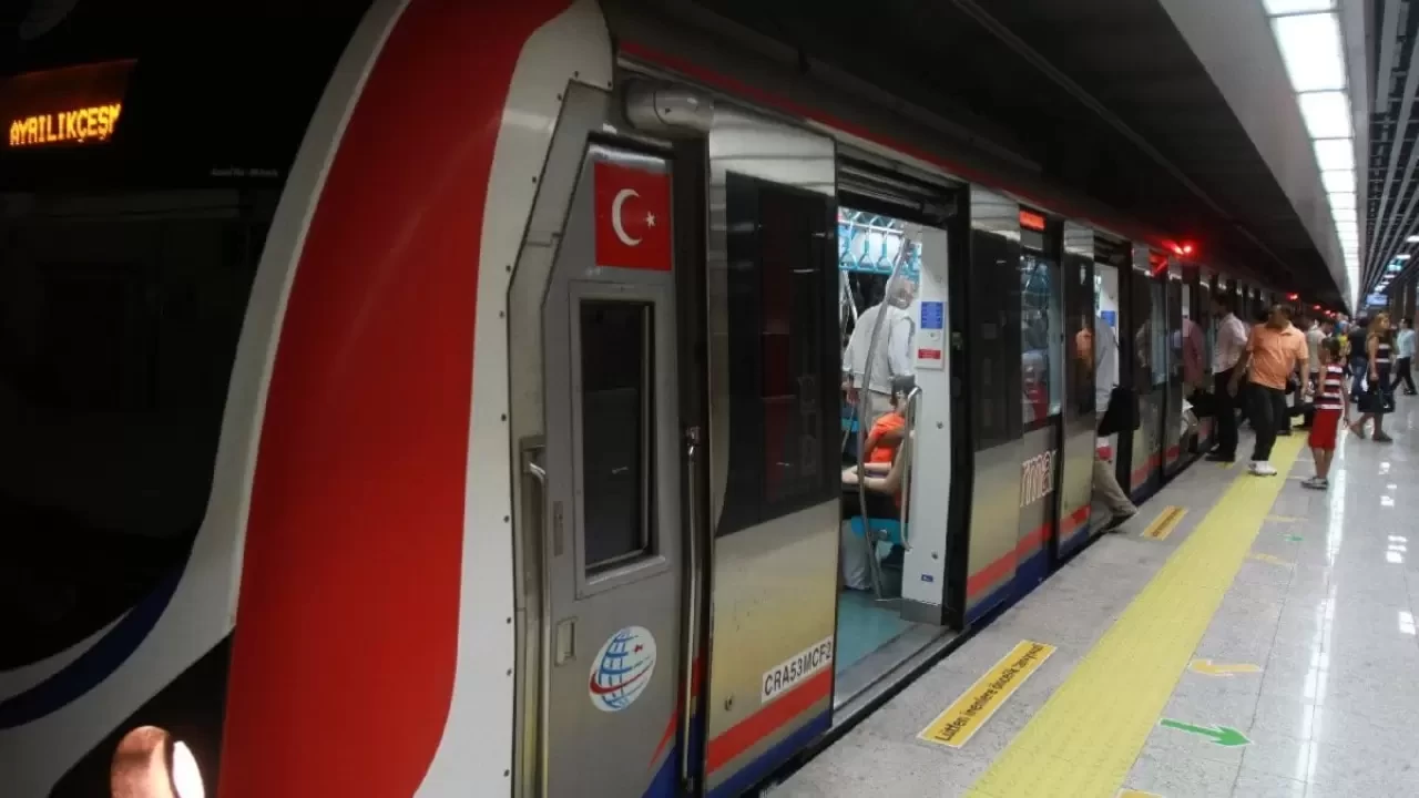 3883-30-agustos-zafer-bayraminda-toplu-tasima-araclari-ucretsiz-mi-olacak.webp