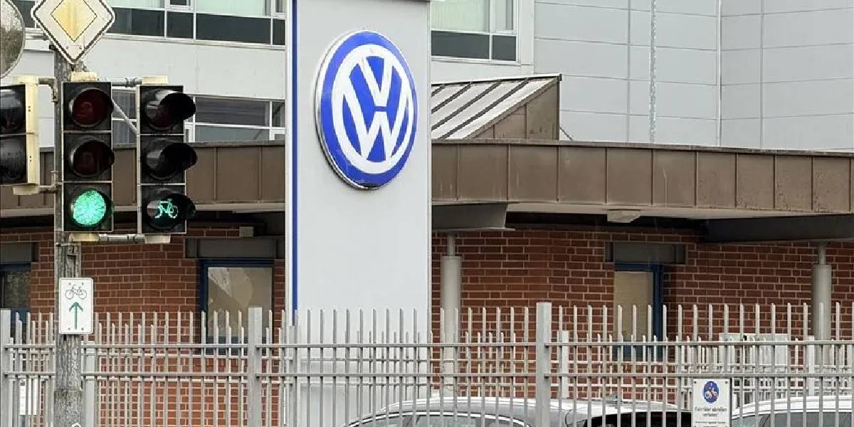 almanyada-volkswagen-krizi-buyuyor-1.jpg
