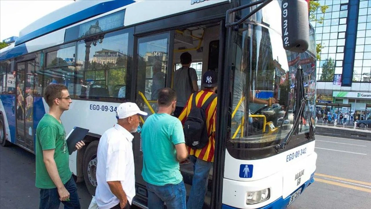 faaa6238-30-agustosta-ankara-toplu-tasima-ucretsiz-mi-30-agustos-zafer-bayrami-ego-ankaray-ve-metro-bedava.webp