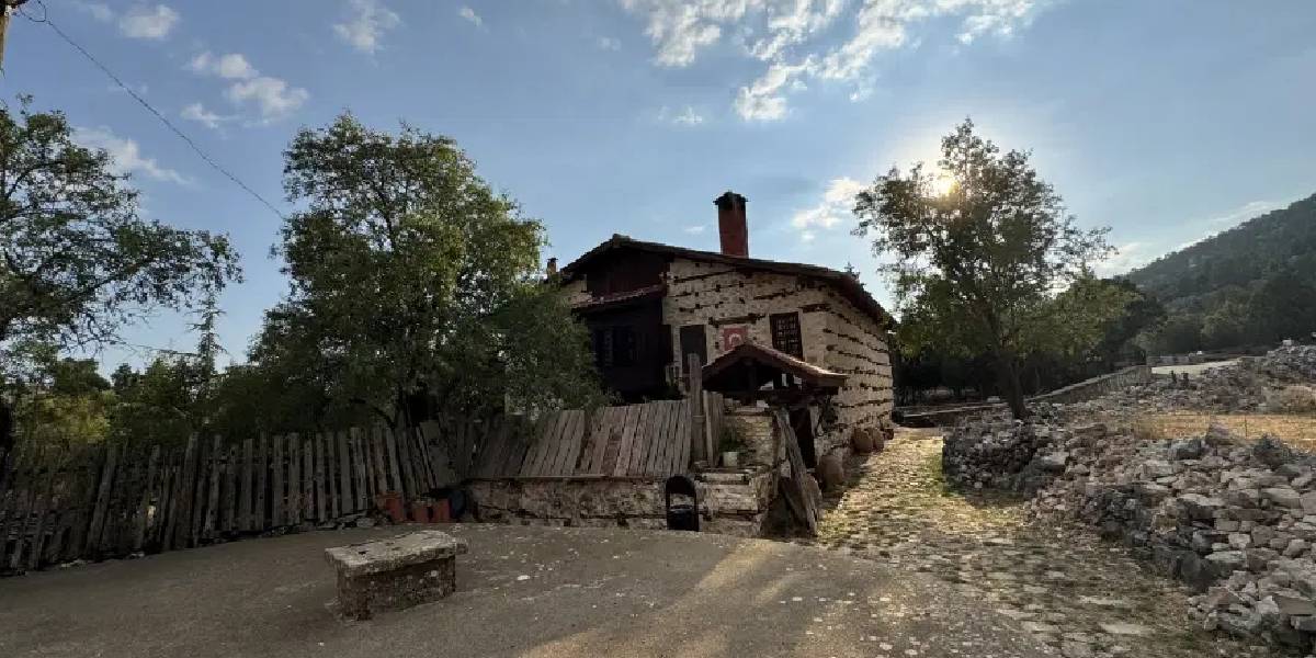 antalya-sarihacilar-koyu-2.jpg