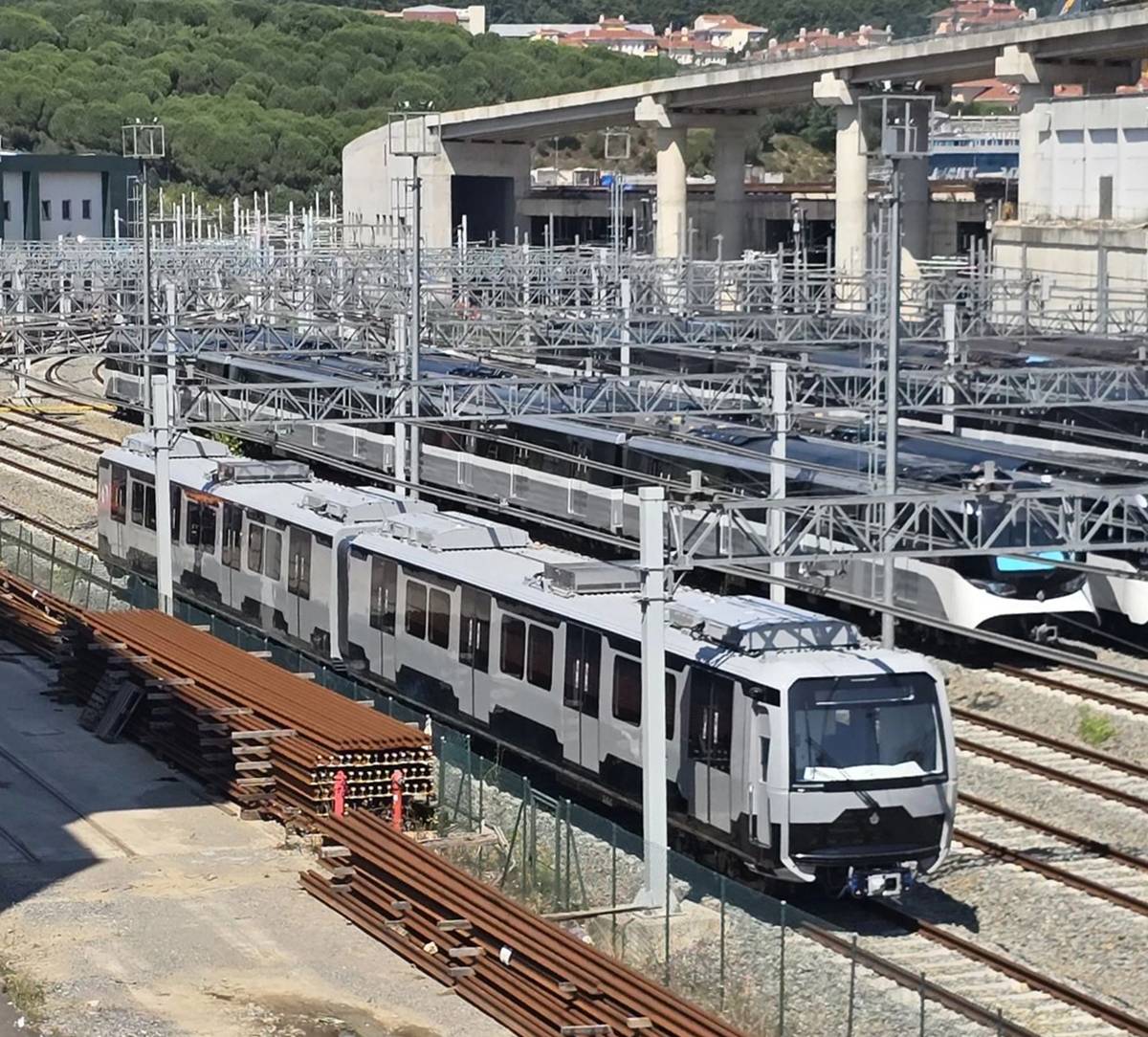 m4-kadikoy-metro-hattina-yeni-arac-alinacak-mi-8-001.jpg