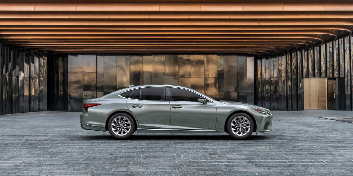 lexus-500.jpg