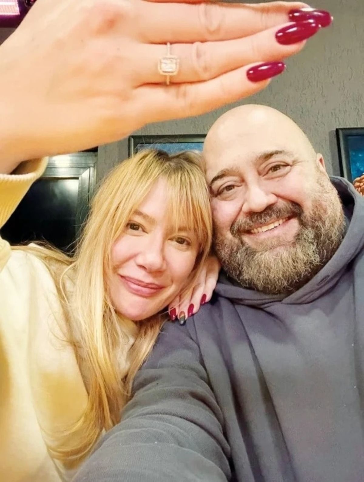 somer-sivrioglu-sevgilisi-2.jpg
