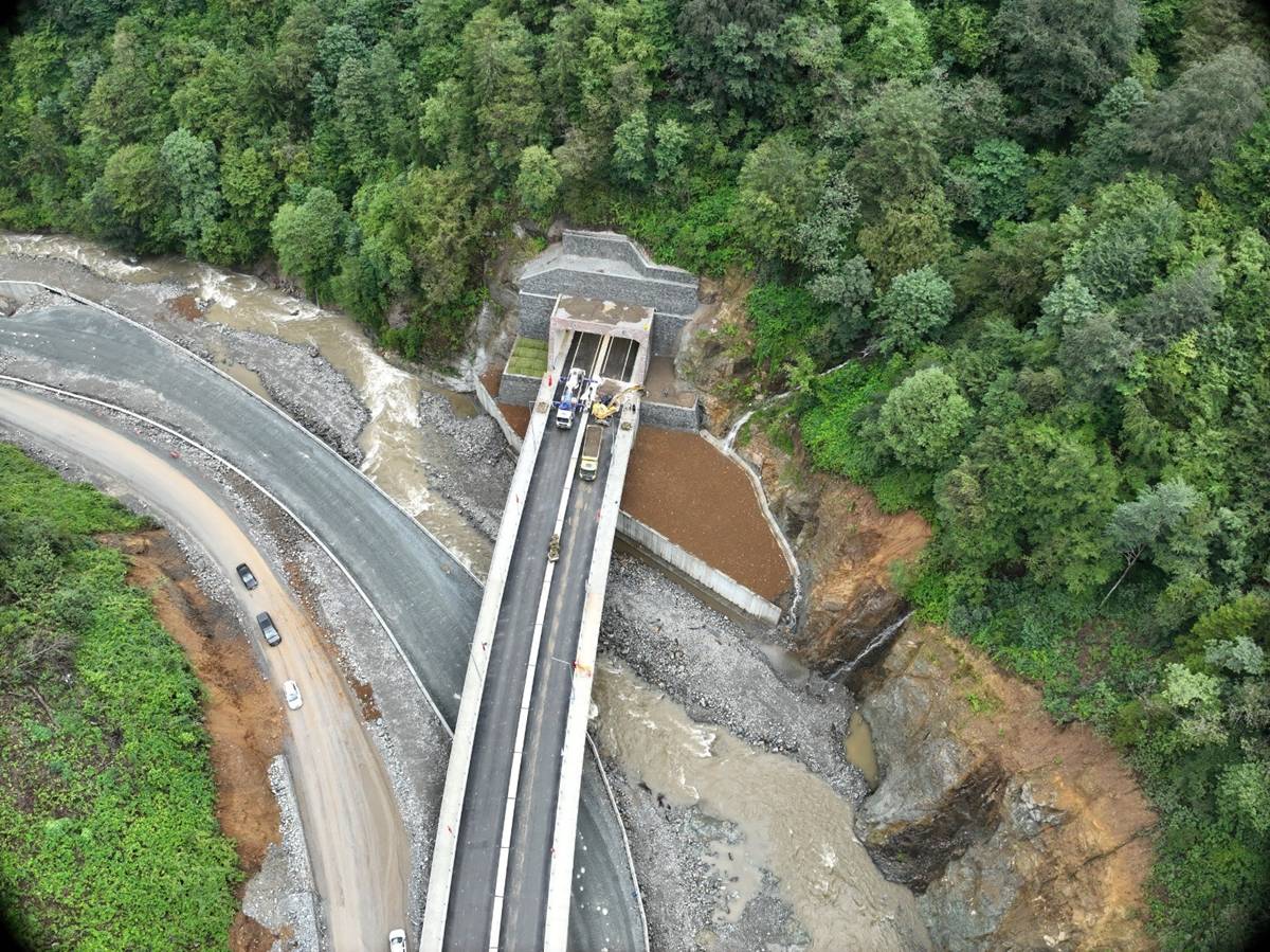 camlihemsin-tuneli-nerede-ve-kac-metre-2.jpg