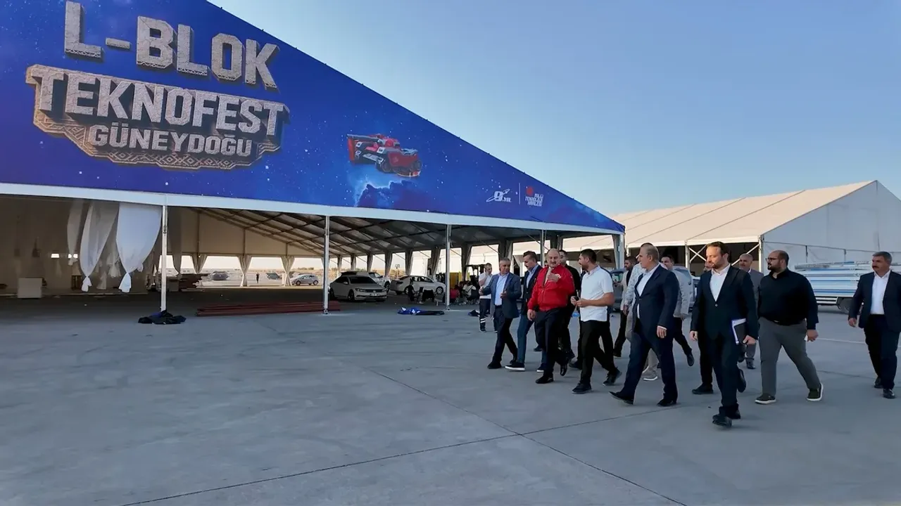 sanliurfada-teknofest-guneydogu-oncesi-gap-havalimaninda-hazirliklar-surerken-bu-6b6be810.webp