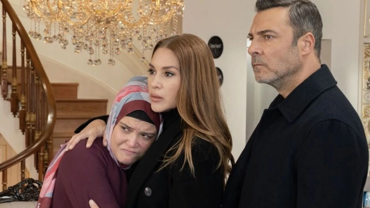 yeni-afiste-9-isim-var-yaprak-dokumu-basladi-kizilcik-serbeti-5-sezon-ne-zaman-basliyor-3.webp
