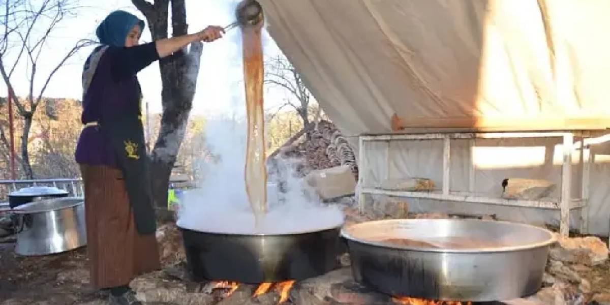 antalyada-andiz-pekmezi-mesaisi-1.jpg