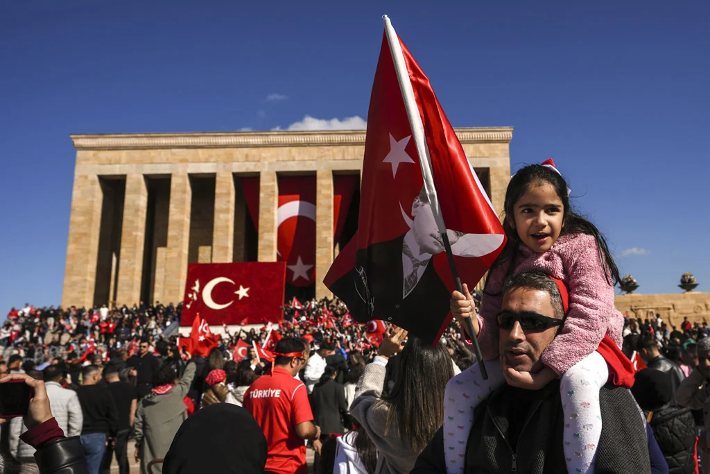 29-ekim-2026-cumhuriyet-bayrami-konserleri-istanbul-ankara-izmir-kocaeli-bursa-mugla-ve-antalya-konser-listesi-2.webp